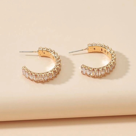 MAKE ME AND OFFER Gold Luxury Zircon Rectangle Shape Hoops - Picture 2 of 5